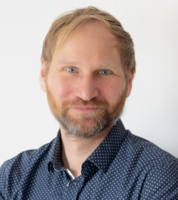 Porträt in kariertem Hemd